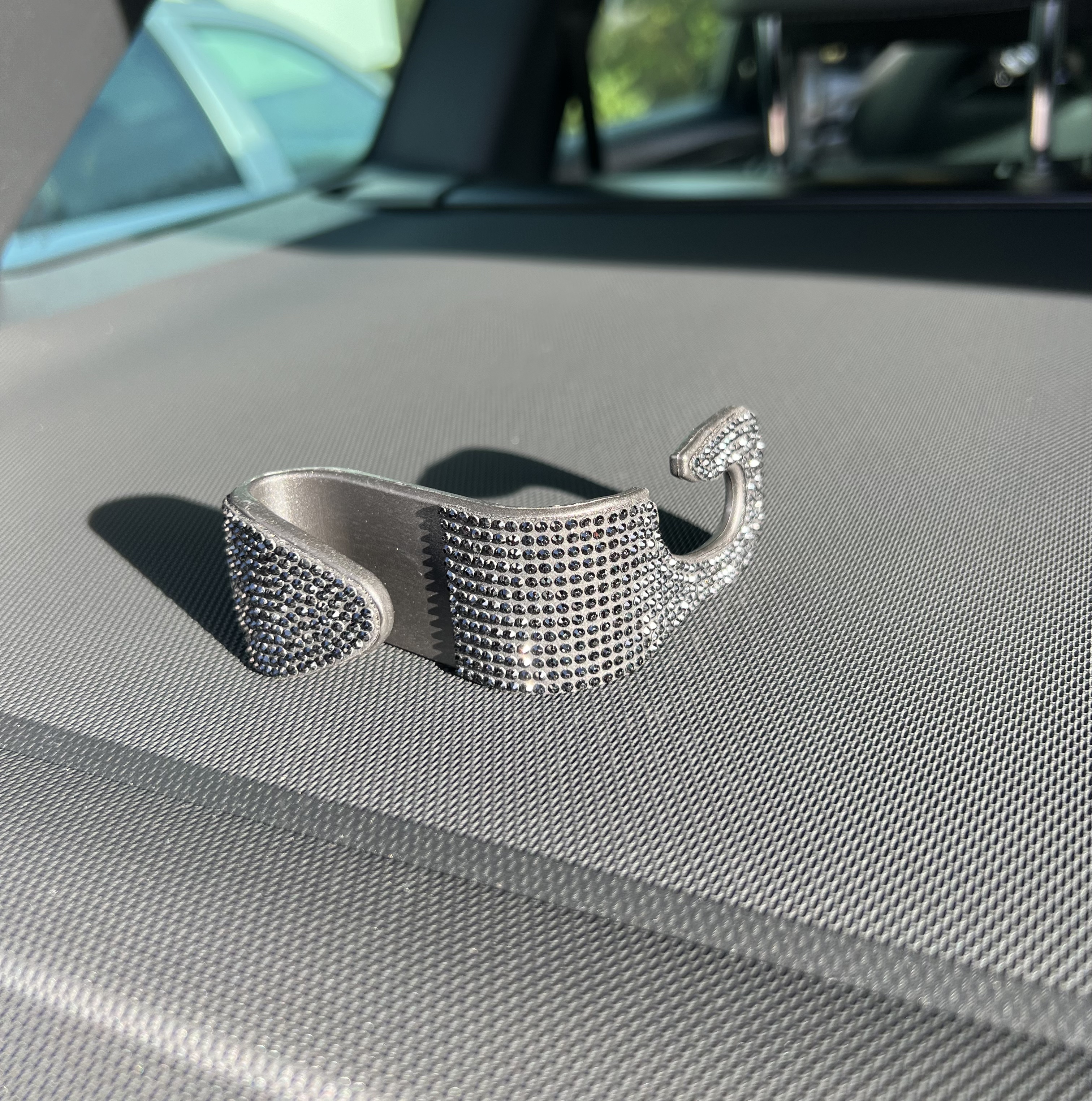 Vešiak na sedadlo Diamond Black