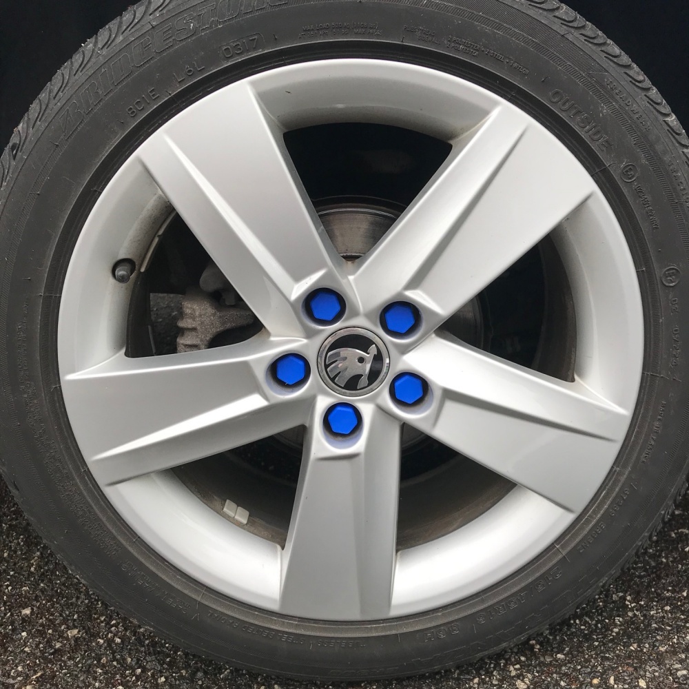 Silikónové krytky skrutiek kolies 17 mm sada 20 ks MODRÁ
