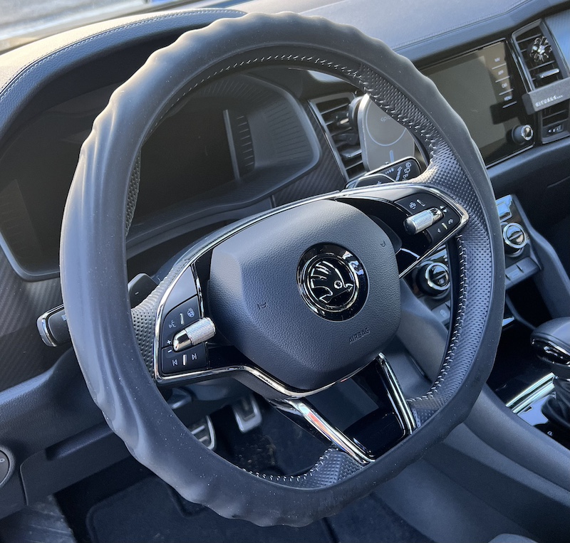 Silikónový poťah na volant GARO s vrúbkammi