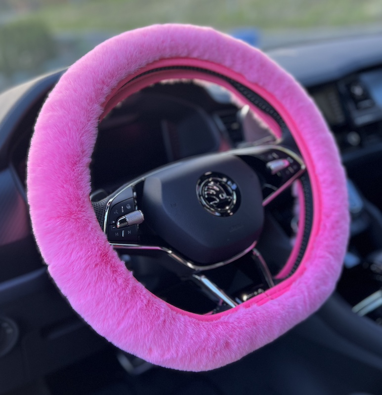 Huňatý růžový poťah na volant