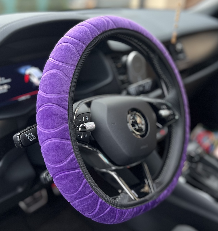 Semišový poťah na volant Purple