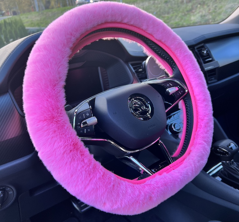 Huňatý růžový poťah na volant