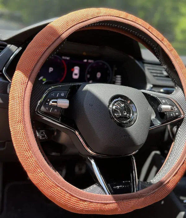 Látkový poťah na volant hnedý