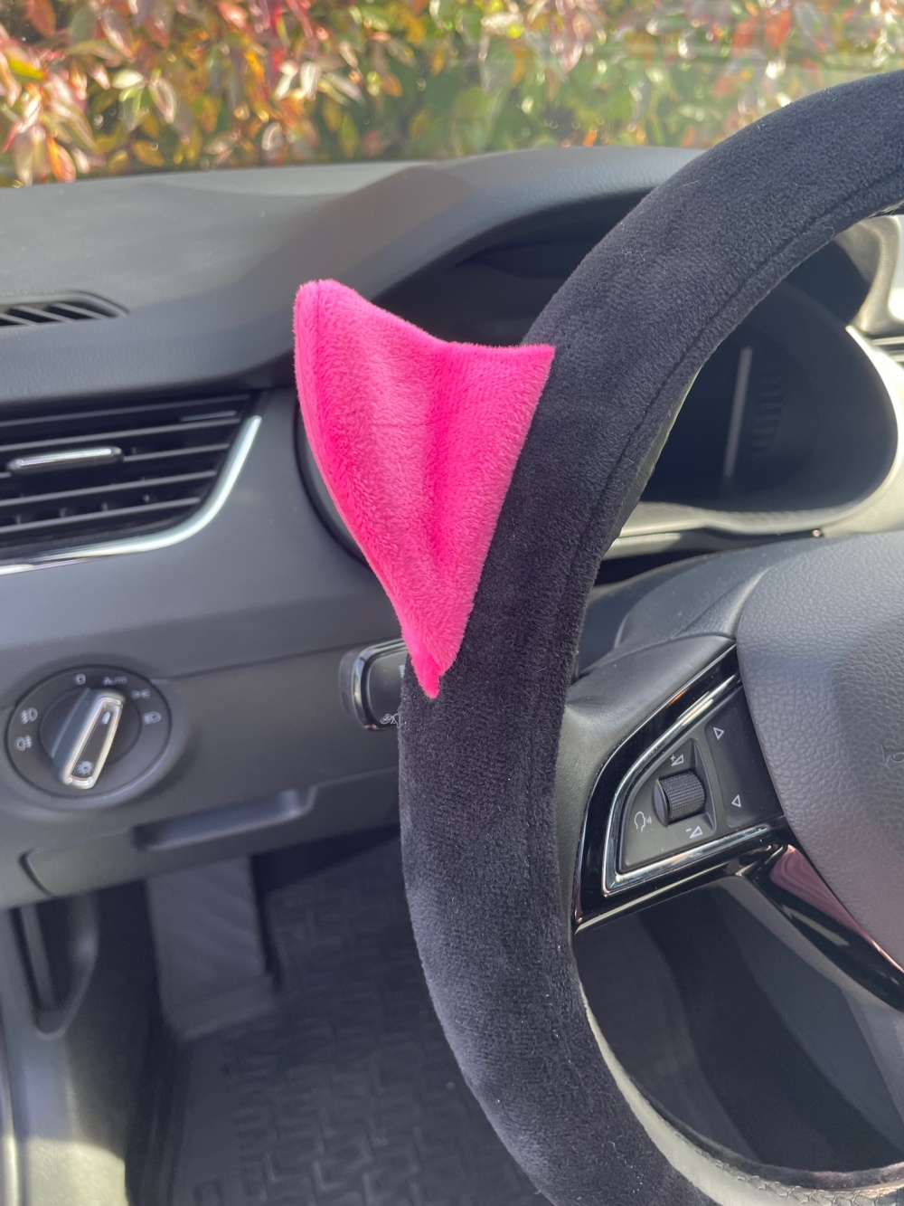 Protišmykový poťah volantu Devil Pink