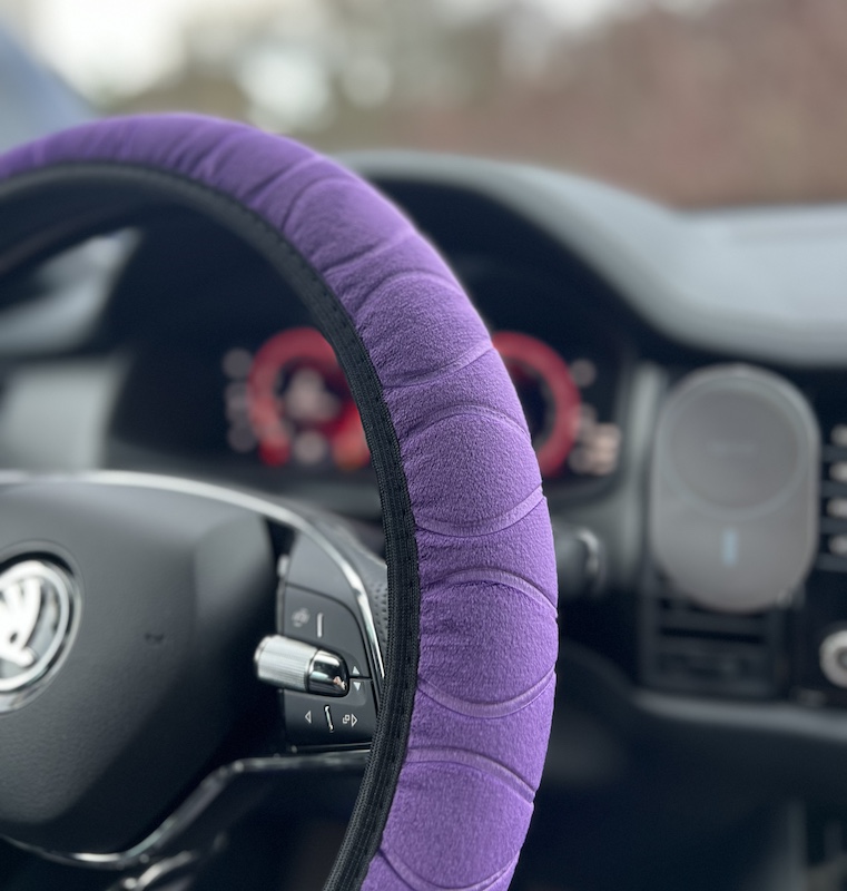 Semišový poťah na volant Purple