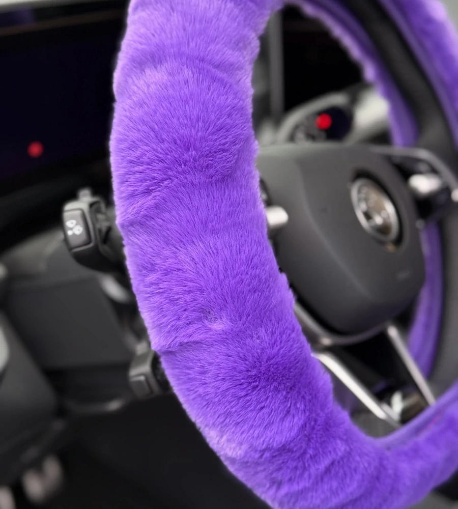 Huňatý poťah na volant Purple