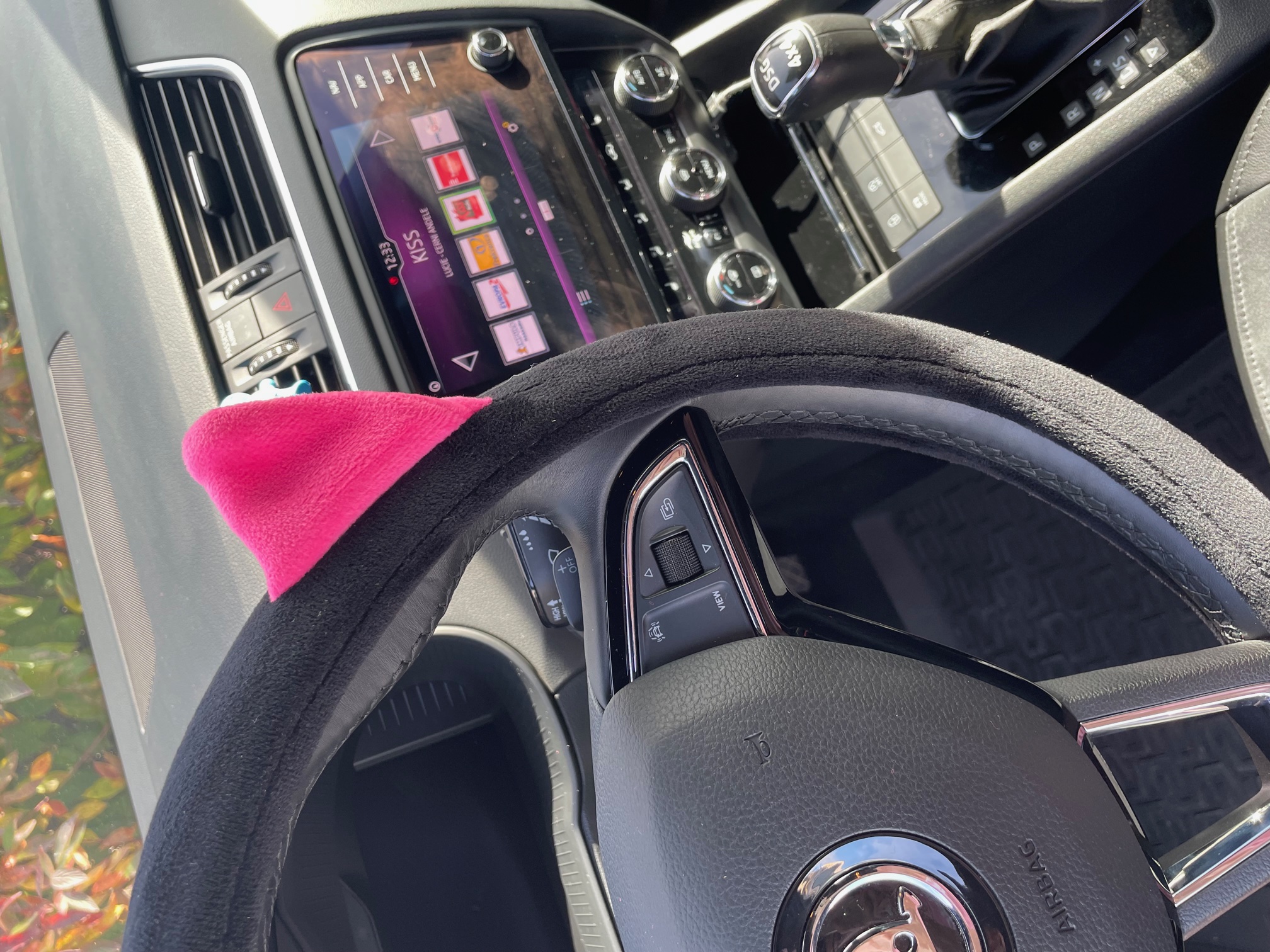 Protišmykový poťah volantu Devil Pink