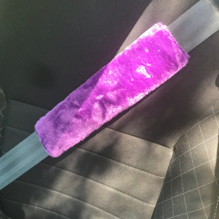 Návlek na bezpečnostný pás chlpatý Violet